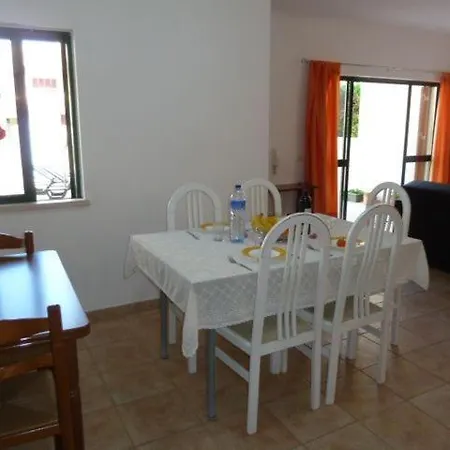 Hébergement de vacances House *